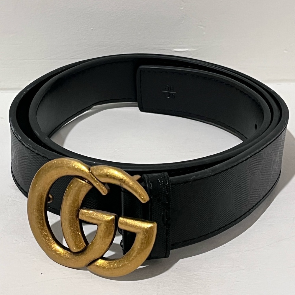 Gucci Black Leather Belt with Gold GG Buckle